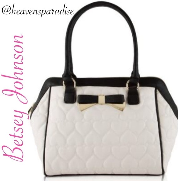 Betsey Johnson White Quilted Heart Satchel Handbag Black Trim Bow Purse Rare - Picture 3 of 10